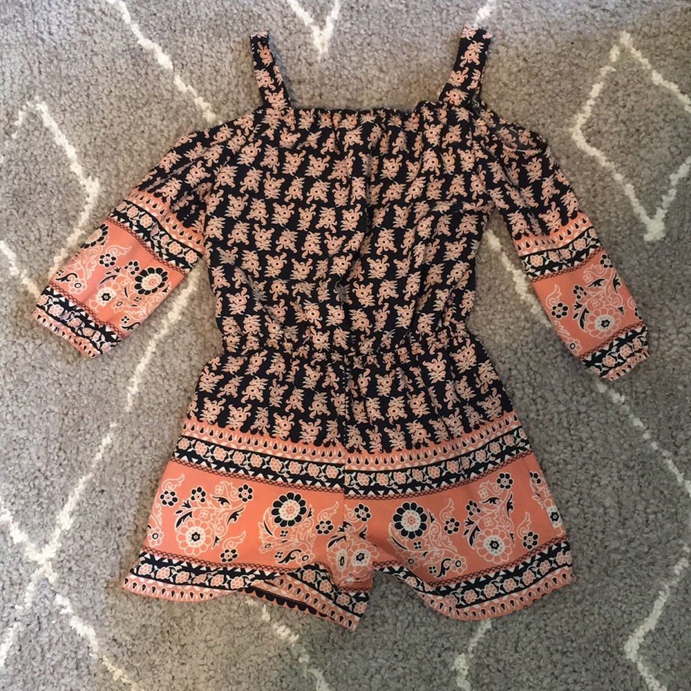 Cute romper 3/4 sleeves and cold shoulder
